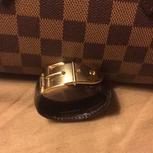 💯 Authentic Gucci Gold tone bracelet on croc 🐊